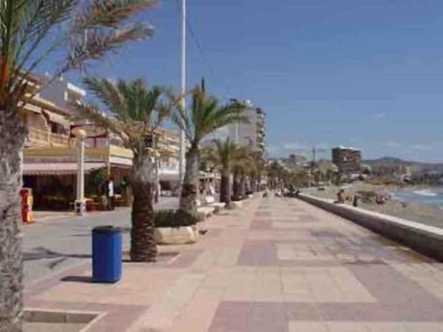 Beachside Apartment In The Centre Of Ел Кампело Екстериор снимка