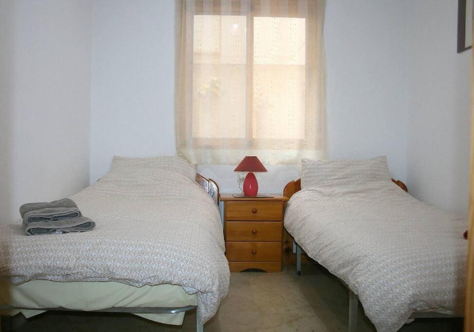 Beachside Apartment In The Centre Of Ел Кампело Екстериор снимка